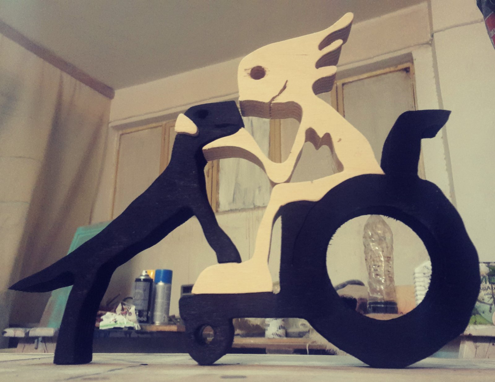 Ξύλινο Διακοσμητικό “Άτομο σε Αμαξίδιο με Σκύλο”