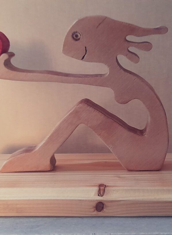 Ξύλινη Φιγούρα με Καρδιά σε Ξύλινη Βάση