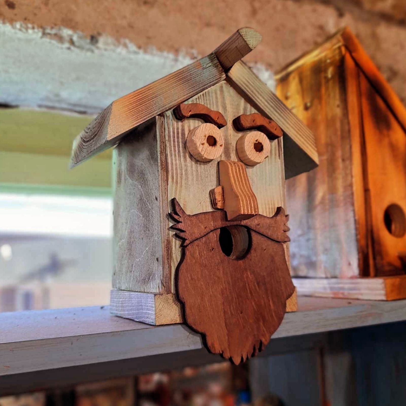 Ξύλινη Φωλιά Πουλιών με Πρόσωπο & Γενειάδα