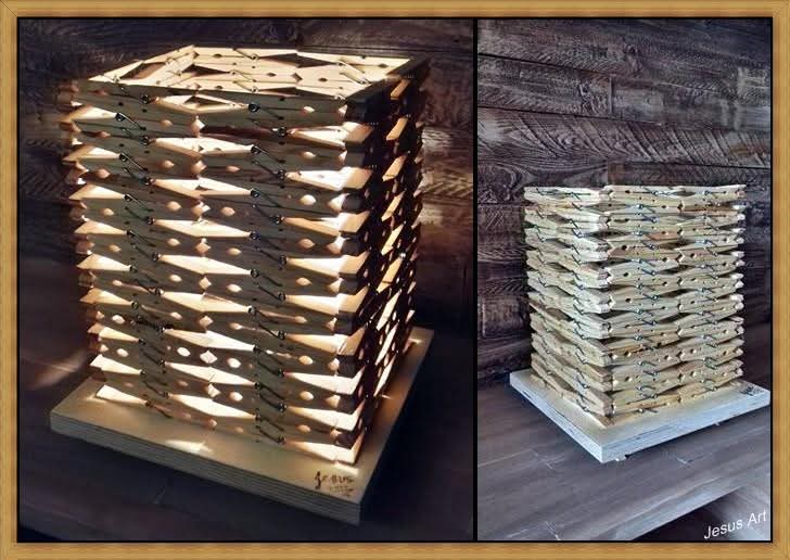 Επιτραπέζια Λάμπα από Ξύλινα Μανταλάκια