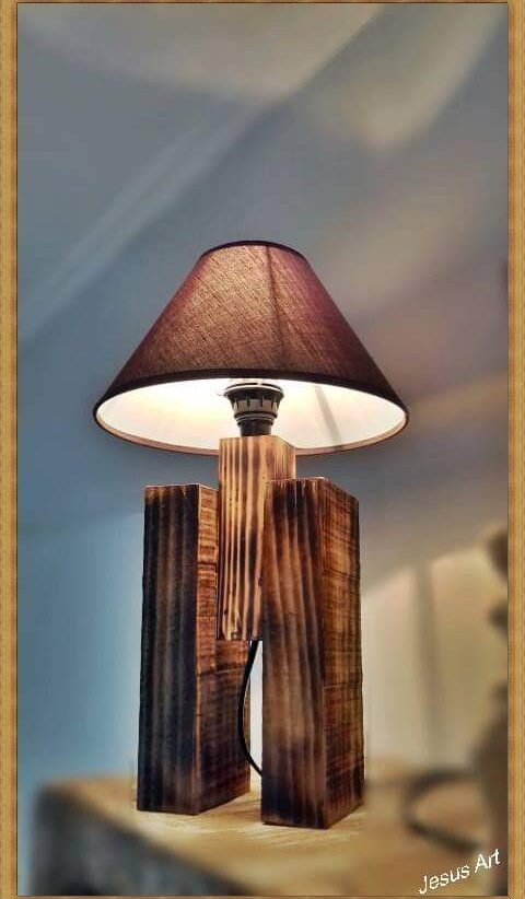 Ξύλινη Λάμπα Burnt Wood με Καπέλο